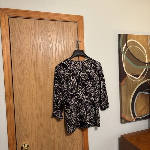 Nine West XL Multi-Color w/Geometric Print 3/4 Sleeve Faux Wrap Blouse - EUC - Picture 2 of 4